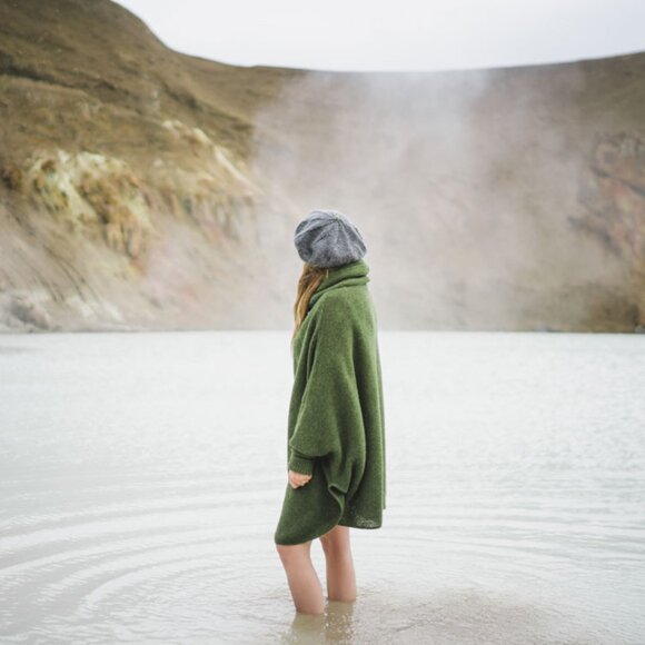 Kidka Iceland - 100% Wool Hooded Poncho, Made in Iceland, One Size - Picture 3 of 13